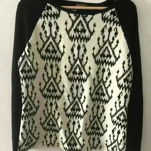 J. McLaughlin Ribbed Black and White Geometric Pattern Cotton Blend Boxy Sweater - Picture 4 of 9